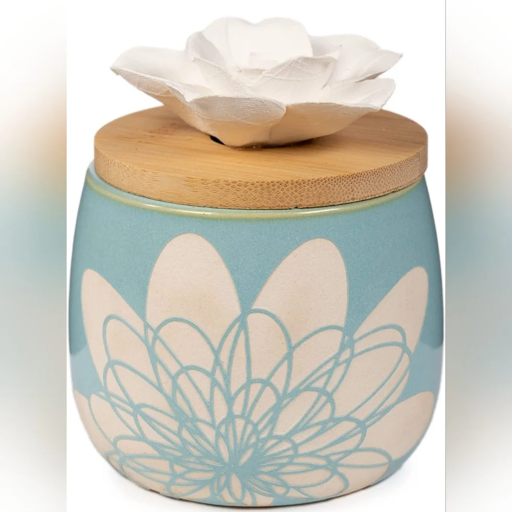 Scentsationals Ceramic Flower Diffuser and fragrance Oil Diffuser bundle NWT